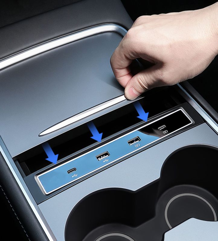 USB Hub Bar - Tesla Model 3 & Y